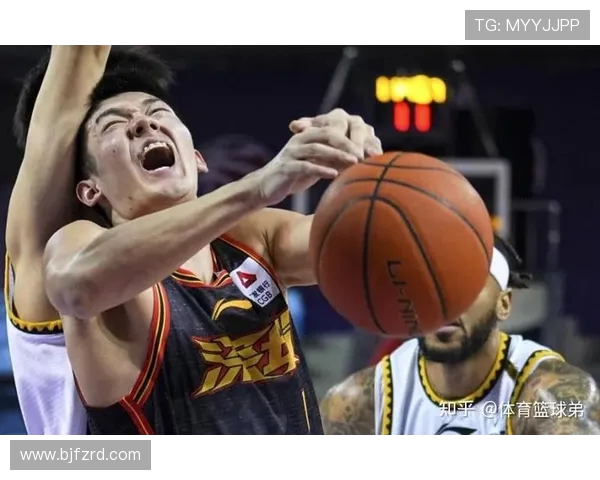 被隔扣！罚球4中1，被郑永刚弃用，广东队2米26中锋被高估了？